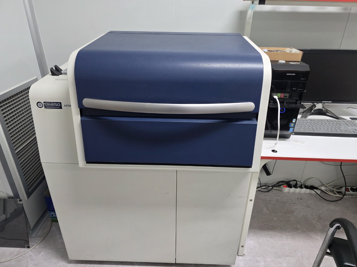 HITACHI UH4150 분광광도계